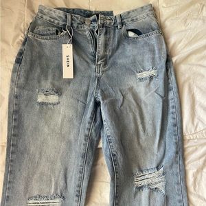 Ripped boyfriend jeans